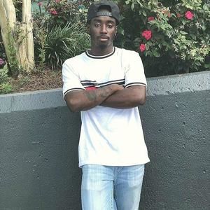 Meet your Posher, Deandre